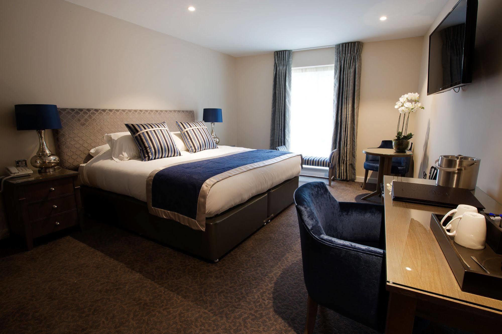 Sandford Springs Hotel And Golf Club Kingsclere Buitenkant foto